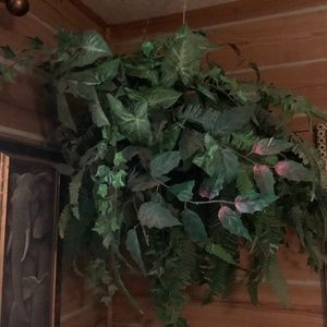 Artificial hanging basket